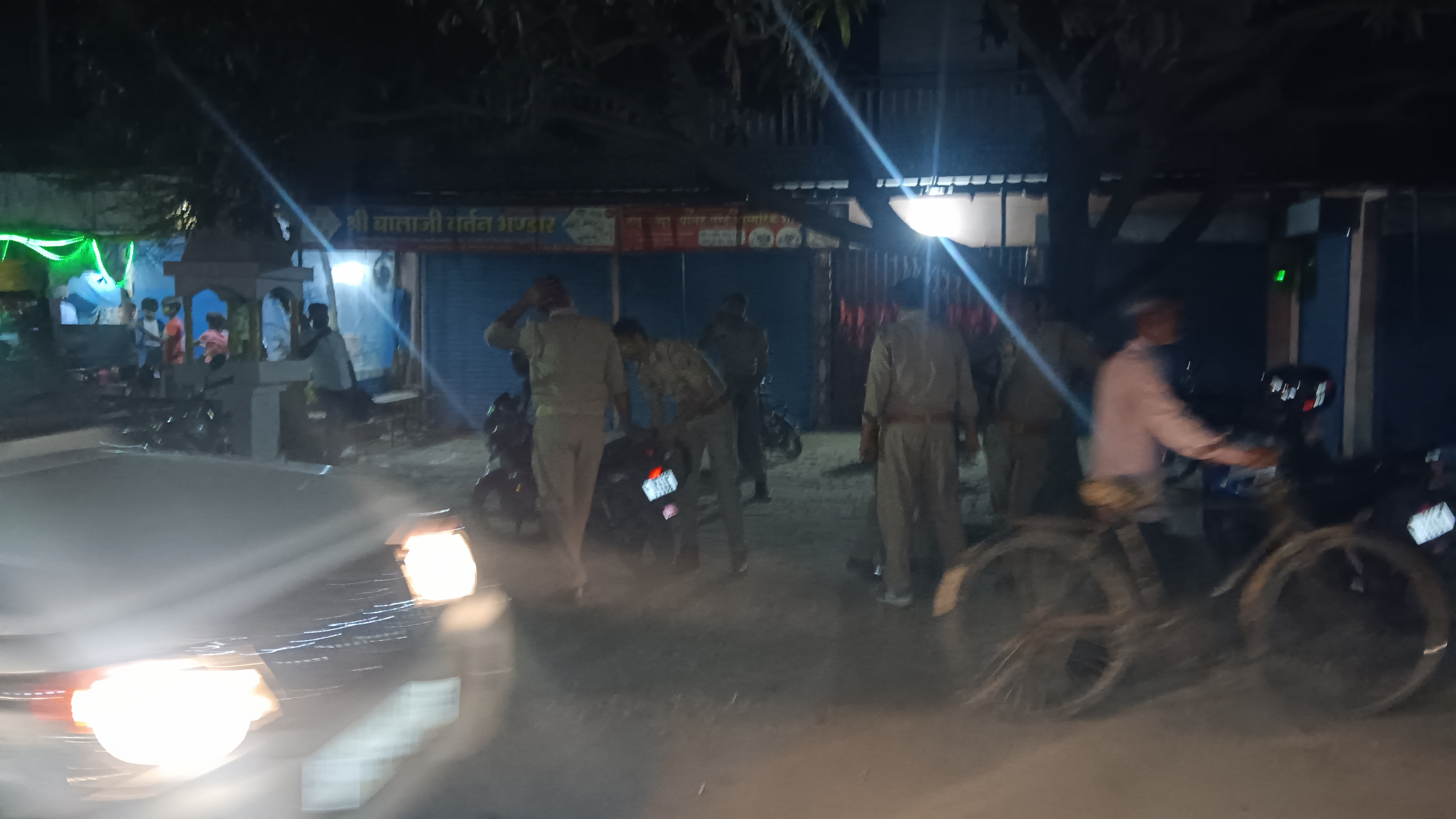 मूक बधिर व्यक्ति को बहला-फुसलाकर  करा लिया  बैनामा 