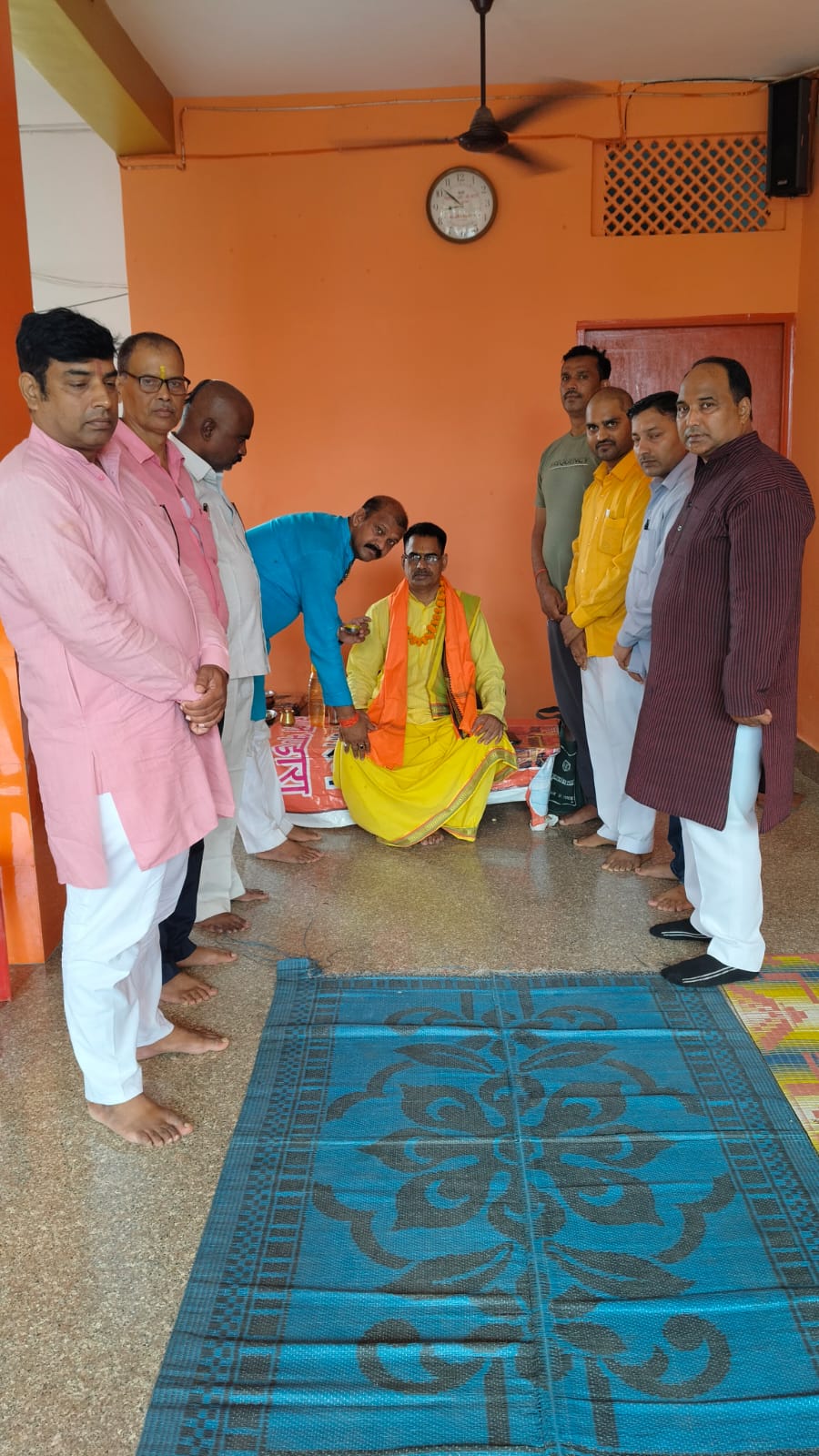 मंदिरों के पुजारियों का किया गया सम्मान, अंगवस्त्र और माला से किया गया स्वागत