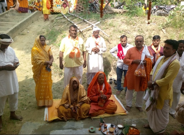 श्री श्री विष्णु महायज्ञ का भव्य और दिव्या कलश यात्रा माता गोपाल मंदिर से निकाला गया