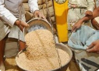 खबर में लिखी तारीख के अनुसार अपना राशन उठा ले, अन्यथा सितंबर में मिलेगा राशन 