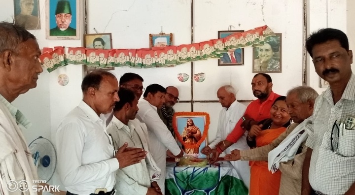 अहिल्याबाई होल्कर का जन्मदिन कांग्रेस पदाधिकारी ने बड़े धूम-धाम से मनाया