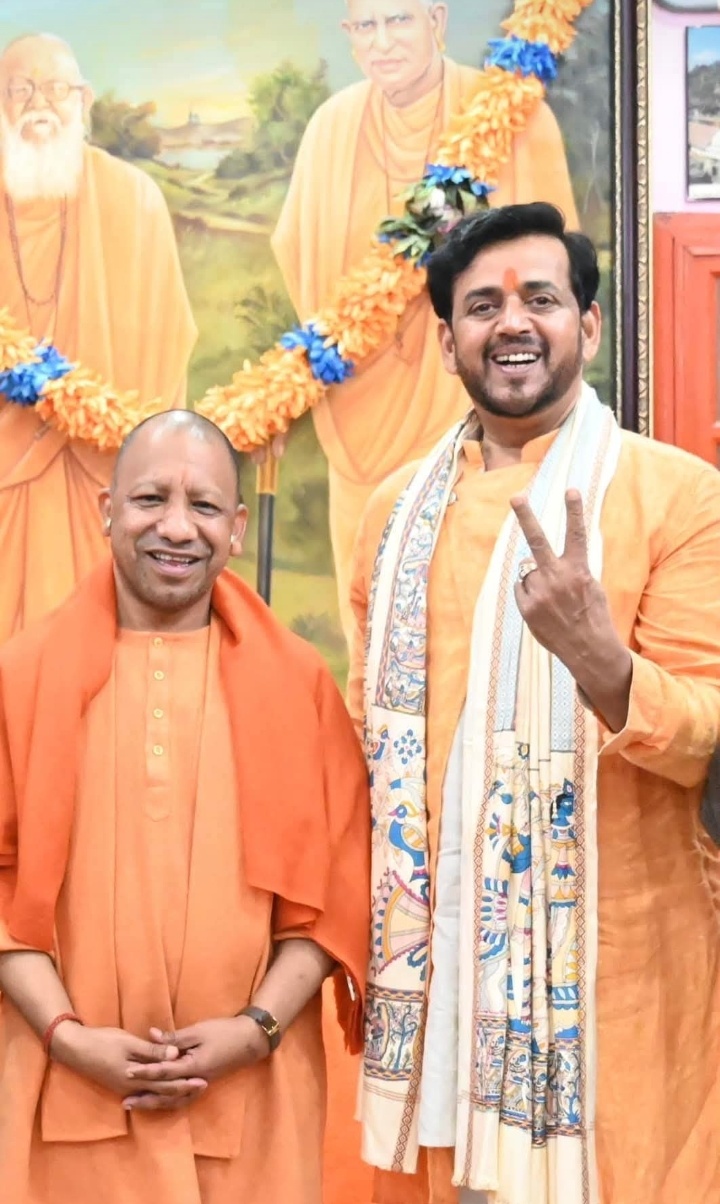 गोरखपुर से सांसद रवि किशन शुक्ला ने दूसरे कार्यकाल का पहला वर्ष पूर्ण होने पर जताया आभार
